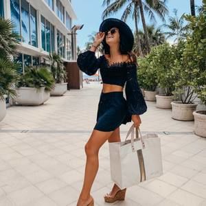 Meet your Posher, Ad